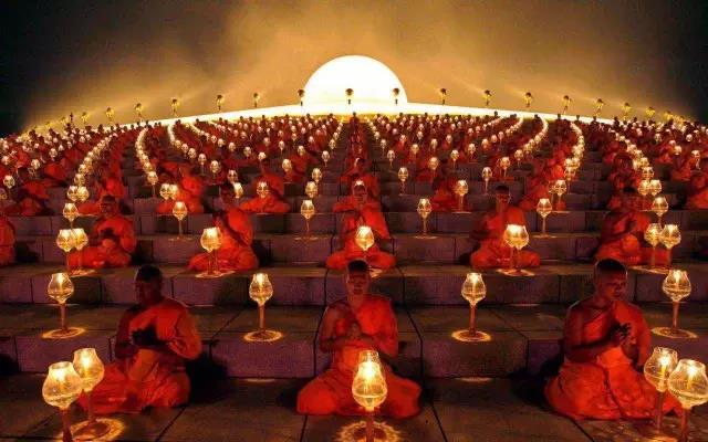 lights-and-buddhas