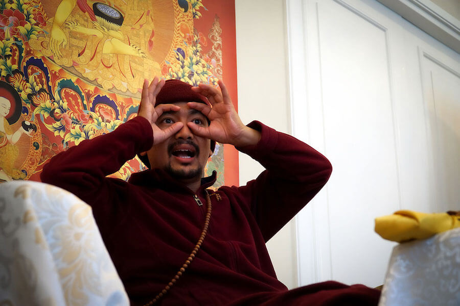 Chogyal Rinpoche giving explanations on impermanenceions