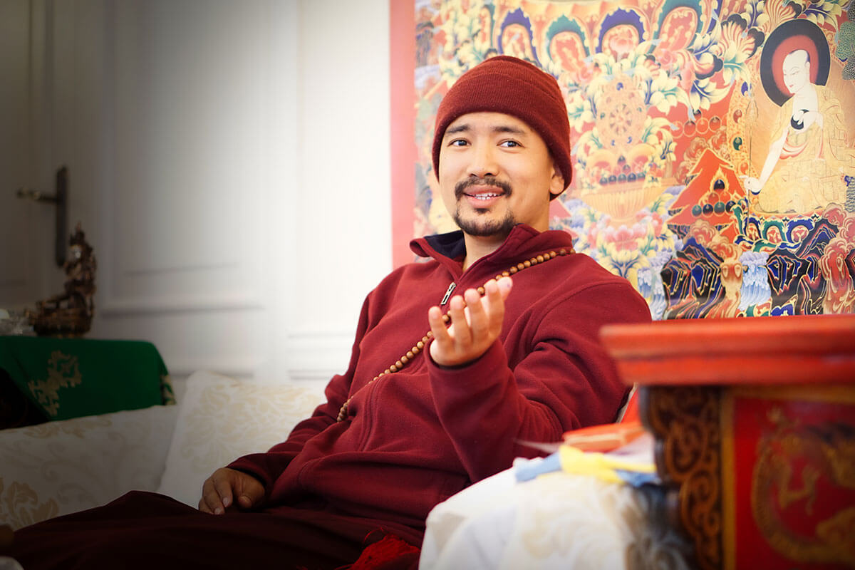 Chogyal Rinpoche giving teachings Mahayana - Vajrayana